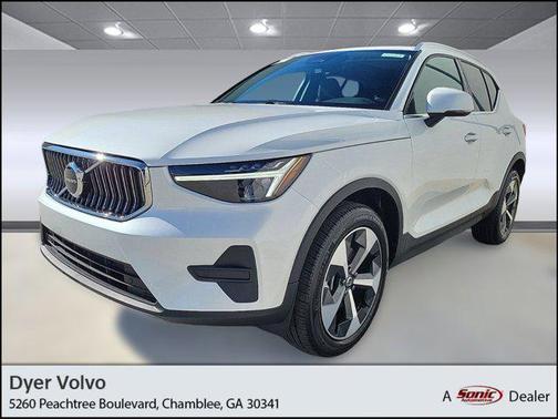 2025 Volvo XC40 B5 Core Bright Theme