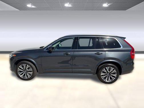 2021 Volvo XC90 T6 Momentum