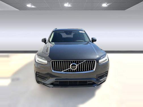 2021 Volvo XC90 T6 Momentum