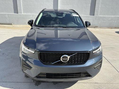 2026 Volvo XC40 B4 Core