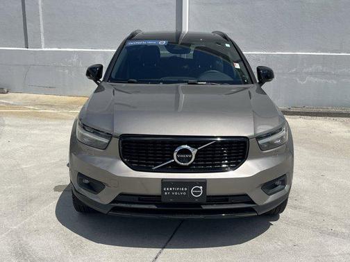 2022 Volvo XC40 T5 R-Design