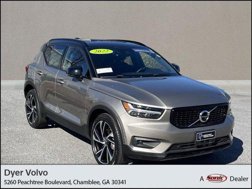 2022 Volvo XC40 T5 R-Design