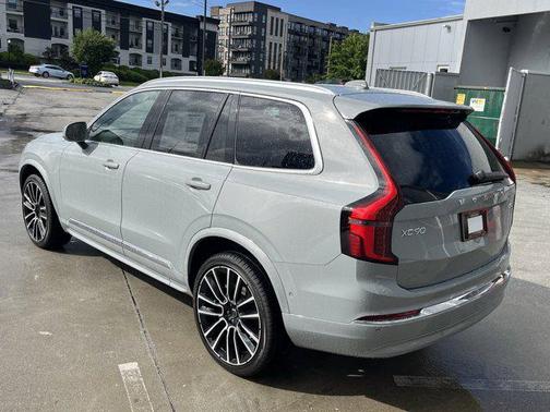 2025 Volvo XC90 B5 Plus 6-Seater