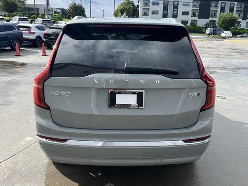 2025 Volvo XC90 B5 Plus 6-Seater