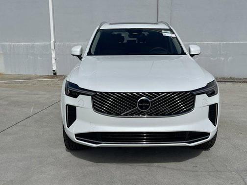 2025 Volvo XC90 B6 Ultra