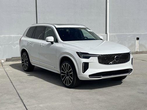 2025 Volvo XC90 B6 Ultra