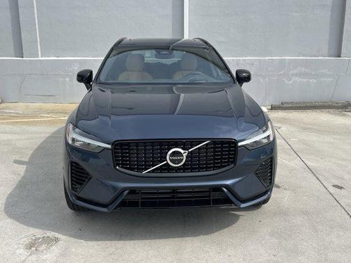 2025 Volvo XC60 Plug-In Hybrid T8 Ultra