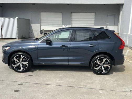 2025 Volvo XC60 Plug-In Hybrid T8 Ultra