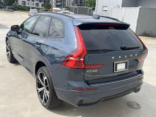 2025 Volvo XC60 Plug-In Hybrid T8 Ultra