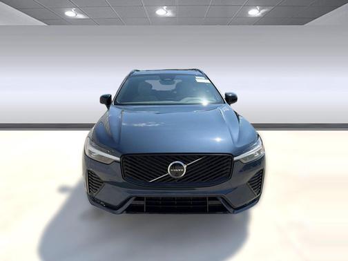 Denim Blue Metallic 2026 Volvo XC60 B5 Plus