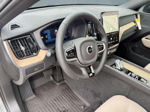 Vapour Grey Metallic 2026 Volvo XC60 B5 Plus