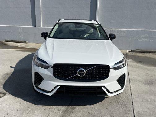2025 Volvo XC60 Plug-In Hybrid T8 Ultra