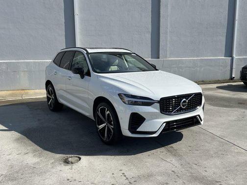 2025 Volvo XC60 Plug-In Hybrid T8 Ultra