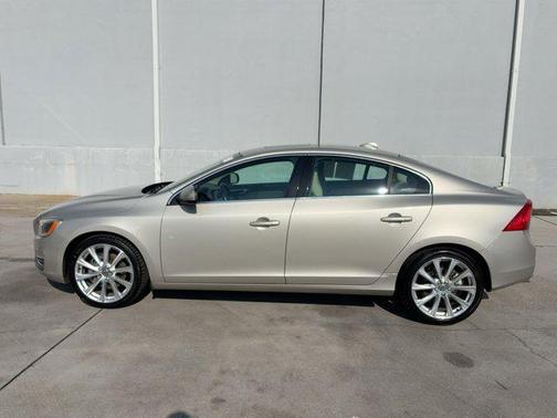 2017 Volvo S60 Inscription T5 Platinum
