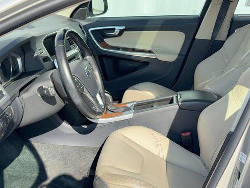 2017 Volvo S60 Inscription T5 Platinum