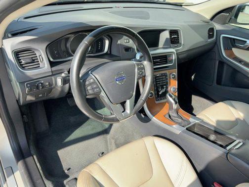 2017 Volvo S60 Inscription T5 Platinum