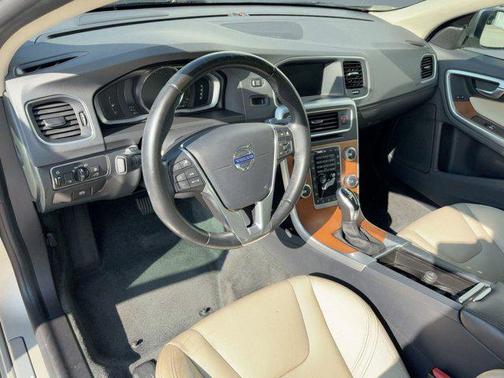 2017 Volvo S60 Inscription T5 Platinum