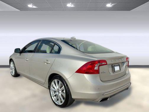 2017 Volvo S60 Inscription T5 Platinum