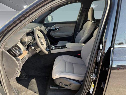 2026 Volvo XC90 B6 Core
