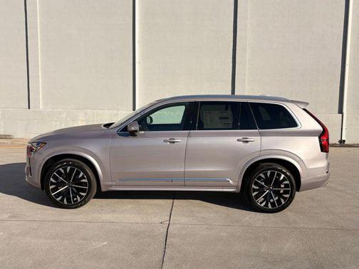 2026 Volvo XC90 B5 Core