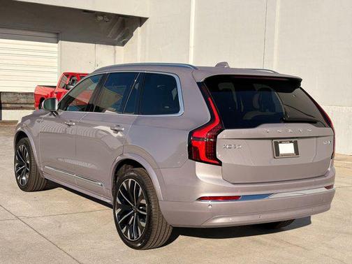 2026 Volvo XC90 B5 Core