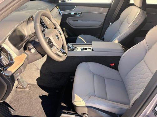 2026 Volvo XC90 B5 Core