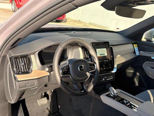 2026 Volvo XC90 B5 Core