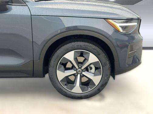 Denim Blue 2026 Volvo XC40 Core, B4 FWD Gas (mild hybrid), Dark