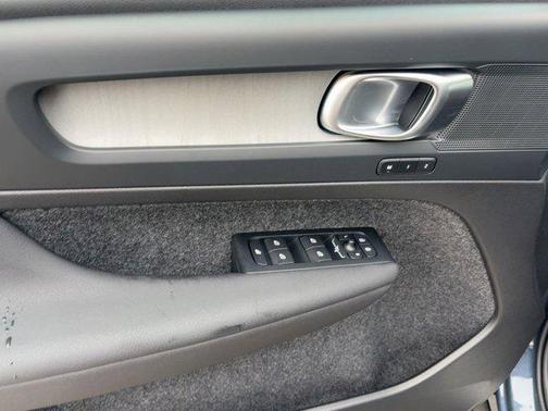 Denim Blue 2026 Volvo XC40 Core, B4 FWD Gas (mild hybrid), Dark