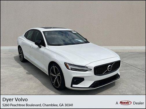 2024 Volvo S60 B5 Plus Dark Theme