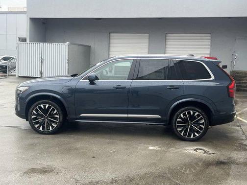 2025 Volvo XC90 Plug-In Hybrid T8 Ultra 7-Seater