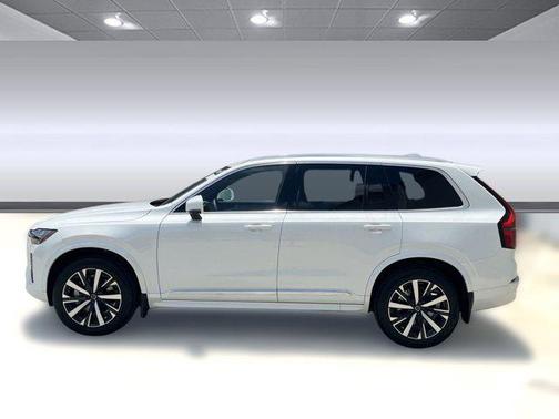 2025 Volvo XC90 B6 Core