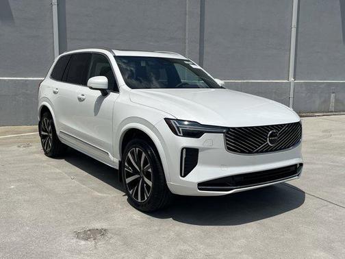 2025 Volvo XC90 B6 Core