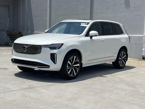 2025 Volvo XC90 B6 Core