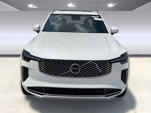 2025 Volvo XC90 B6 Core