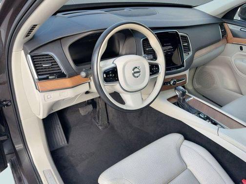 2020 Volvo XC90 T6 Inscription