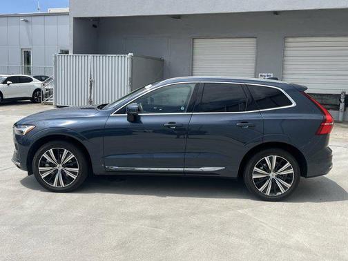 2022 Volvo XC60 B6 Inscription