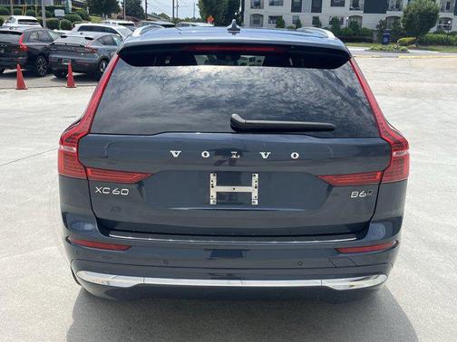 2022 Volvo XC60 B6 Inscription