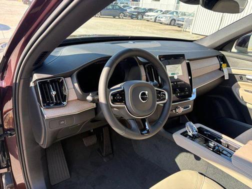 2026 Volvo XC90 B5 Plus 7-Seater