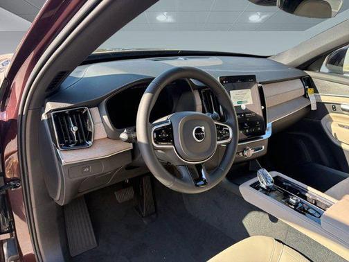 2026 Volvo XC90 B5 Plus 7-Seater
