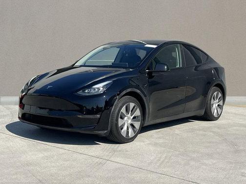 2022 Tesla Model Y Long Range Dual Motor All-Wheel Drive