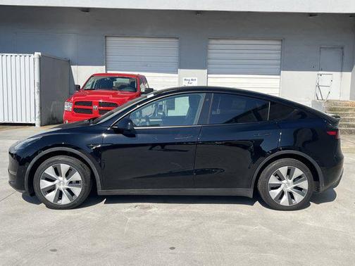 2022 Tesla Model Y Long Range Dual Motor All-Wheel Drive