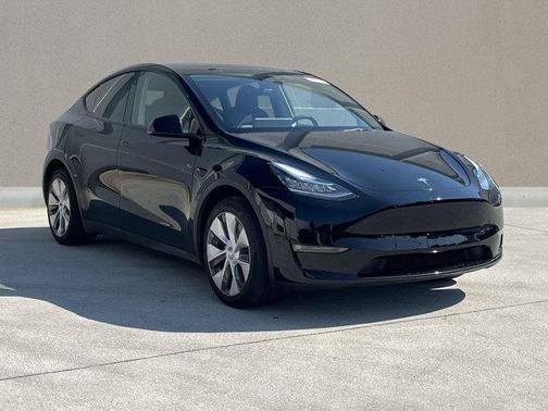 2022 Tesla Model Y Long Range Dual Motor All-Wheel Drive