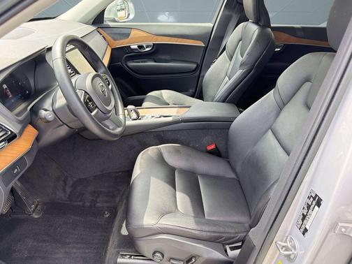 Silver Dawn Metallic 2023 Volvo XC90 B6 Plus 7-Seater