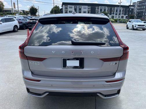 2026 Volvo XC60 B5 Plus