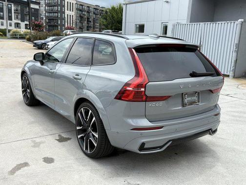 2025 Volvo XC60 Plug-In Hybrid T8 Ultra