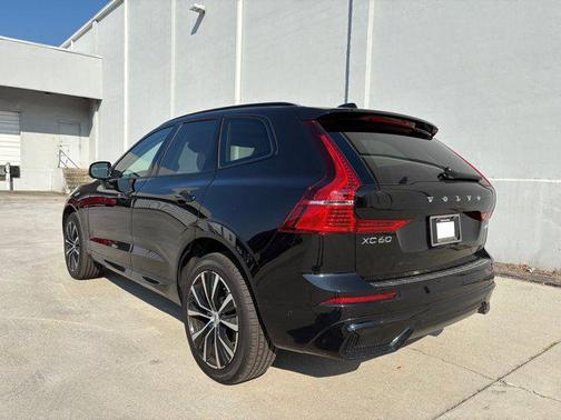 2025 Volvo XC60 B5 Plus