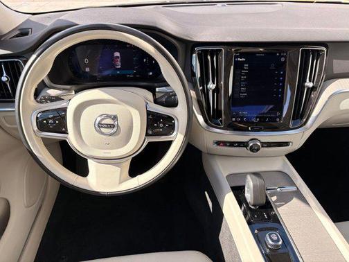 2024 Volvo S60 B5 Plus Dark Theme