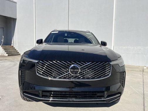 2025 Volvo XC90 B6 Ultra