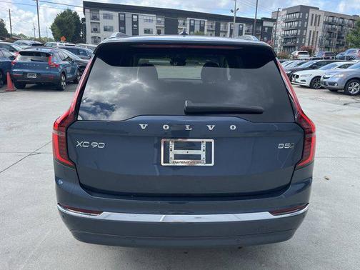 2025 Volvo XC90 B5 Core